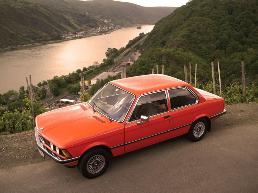  BMW 320i Coupe 1975 года  (фото 2 из 8)